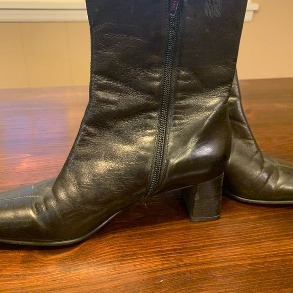 Vintage Etienne Aigner “Passaic” Ankle Boot - Picture 2 of 3